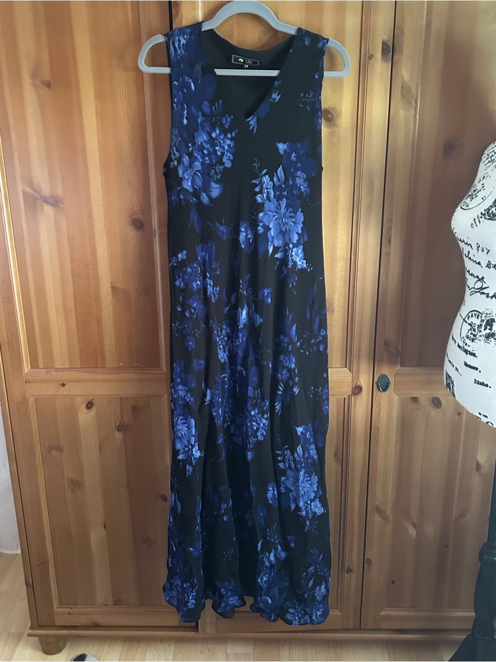 Blue Floral V-Neck Maxi Dress